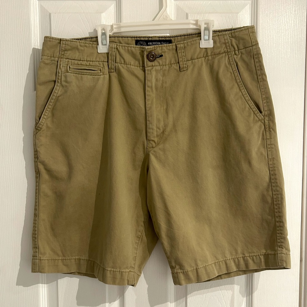 - American Eagle Outfitters Men’s Size 34 Classic Shorts